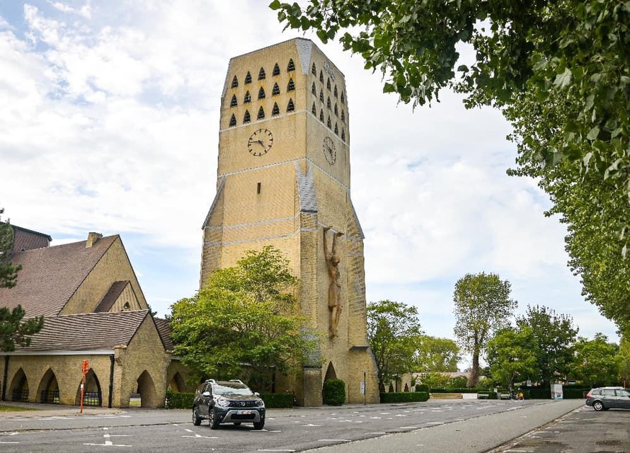 De kerk van Oostduinkerke blijft dicht.