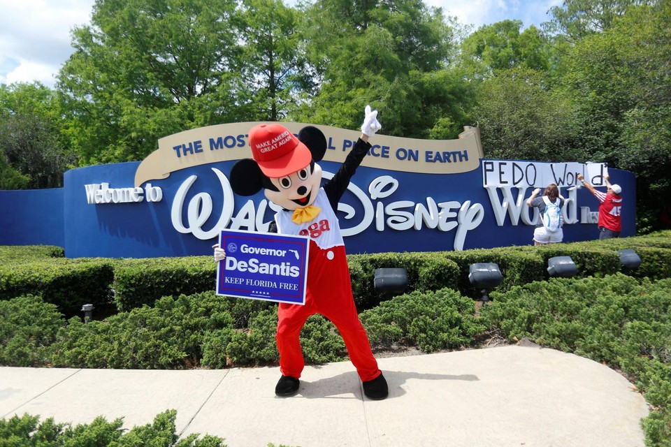 Aanhangers van gouverneur DeSantis voerden vorige week actie aan Disney World. 