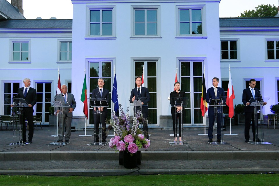 Tijdens de bijeenkomst bespraken de aanwezige leiders van zeven NAVO-landen onder meer de versterking van de NAVO. 