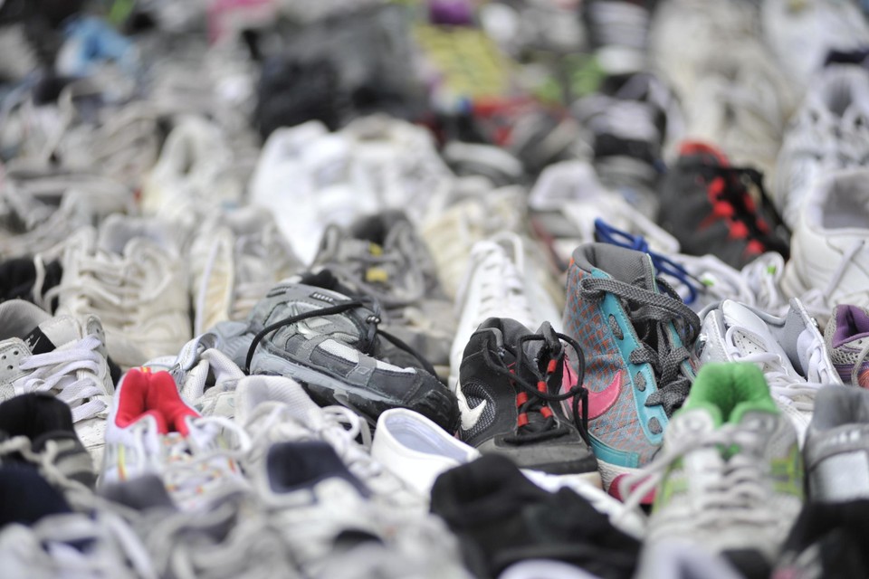 Volgens Nike zouden de materialen van oude schoenen netjes worden gescheiden en verwerkt tot grondstoffen in een recyclagefabriek in Meerhout.  