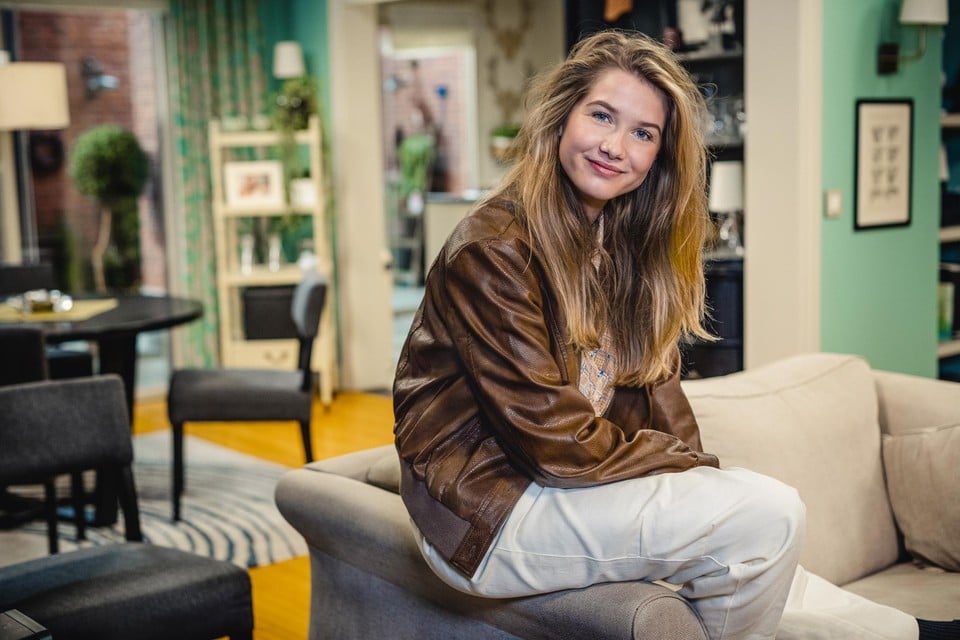 21-jarige Charlotte Sieben maakt tv-debuut in 'Familie': “Mijn tv-ervaring?  Ik mocht al eens een lijk spelen” | Het Nieuwsblad Mobile