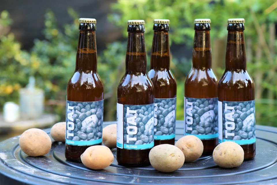 TOAT is een uniek blond bier van 7,2 % s op basis van Meetjeslandse polderaardappelen.