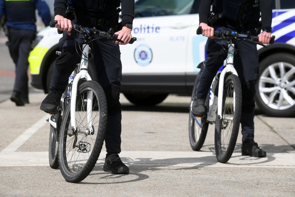 toevoegen sleuf abstract Diefstal was nog niet aangegeven maar gestolen fiets werd al te koop  aangeboden: verdachte opgepakt (Antwerpen) | Het Nieuwsblad Mobile