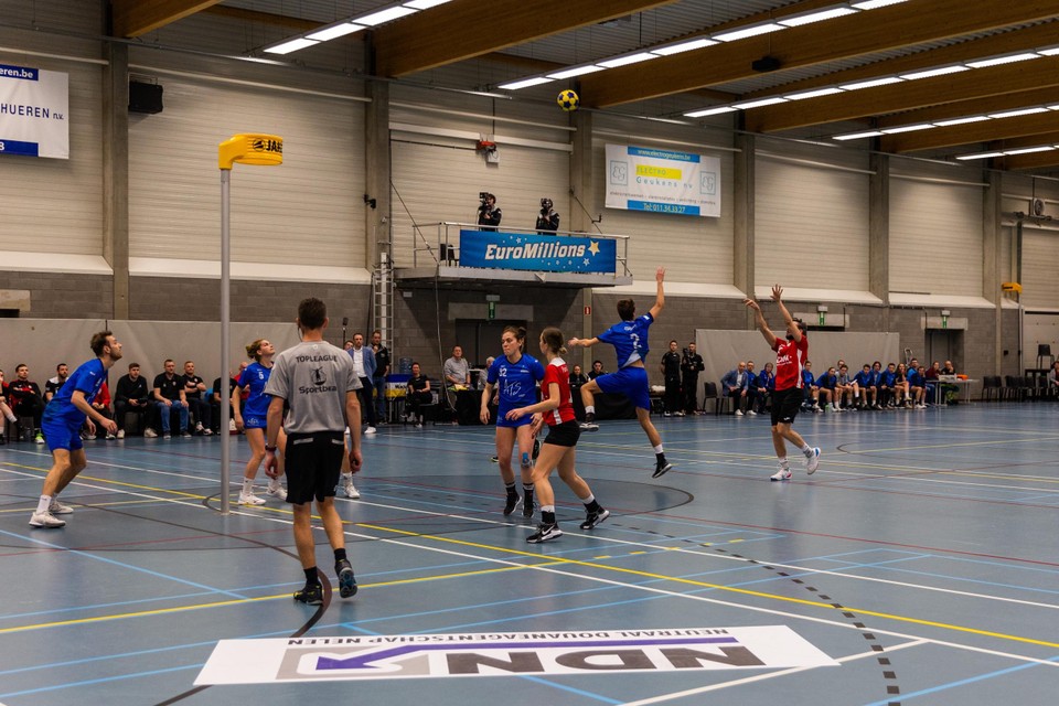 This ball ended up in Floriant's basket, but that was not enough for Borgerhout to win the final 