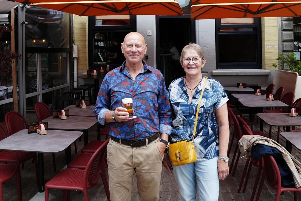 De voormalige uitbaters, Willy en Marie-Paule, kwamen op de eerste dag van de nieuwe Belleman meteen langs.