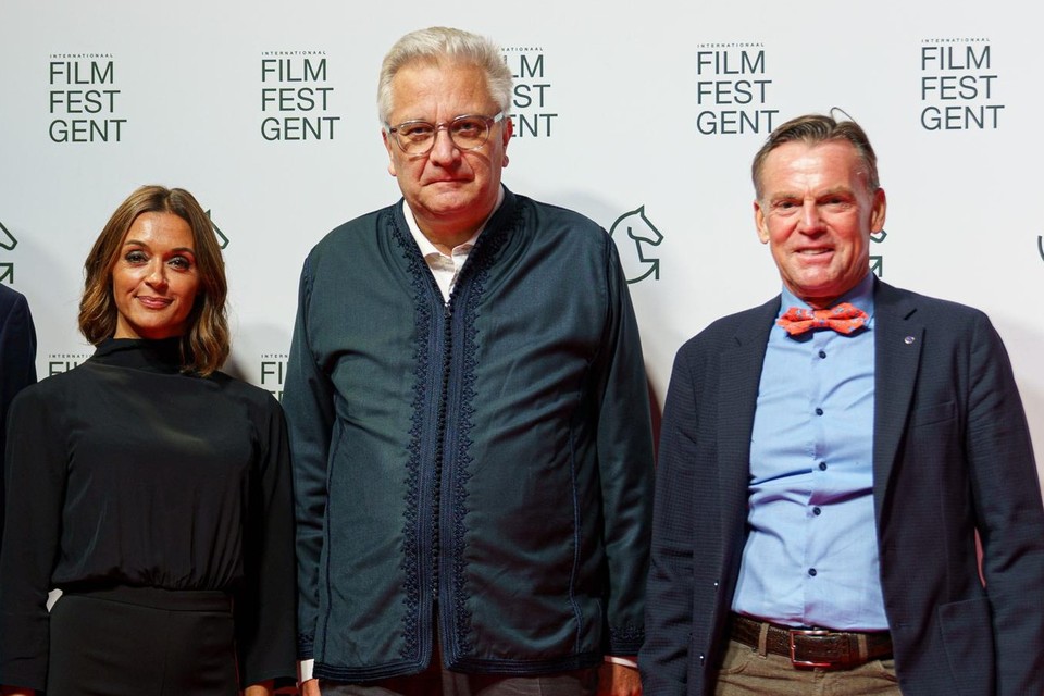 Anke De Ridder of the Antwaaarps Teater (left to right), Prince Laurent and former councilor Guy Reynebeau. 