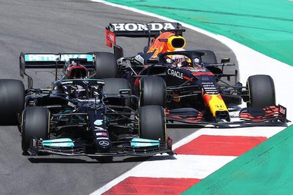 Lewis Hamilton en Max Verstappen