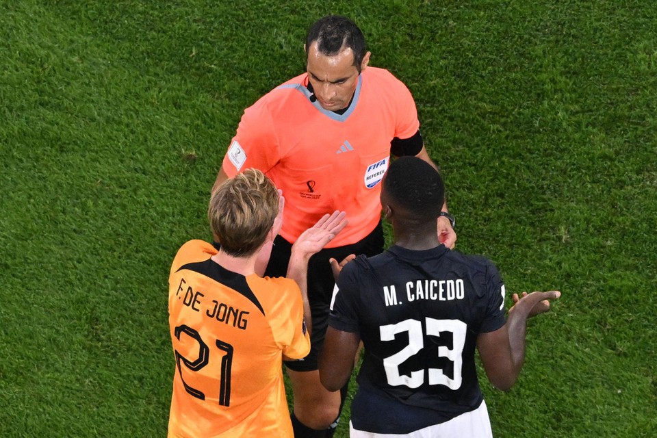 Oranje moet zich tegen Qatar normaal gezien vlot plaatsen voor de volgende ronde, terwijl bij Ecuador Moises Caicedo al indruk maakte. 