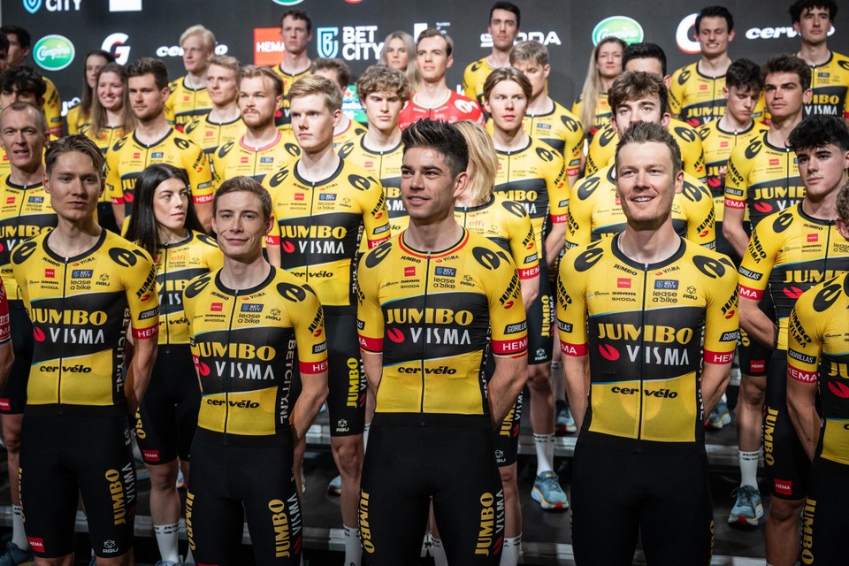 De kopmannen van het Nederlandse team op een rijtje tijdens de ploegvoorstelling. 