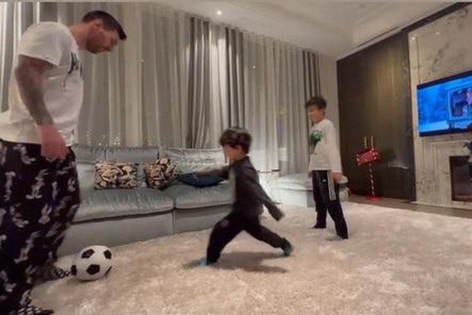 Lionel Messi legde een aantal schitterende bewegingen op de mat.  