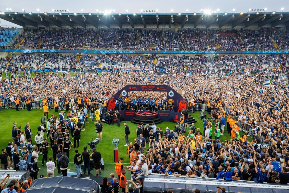 Club Brugge-fans plannen nu al veldbestorming op Facebook