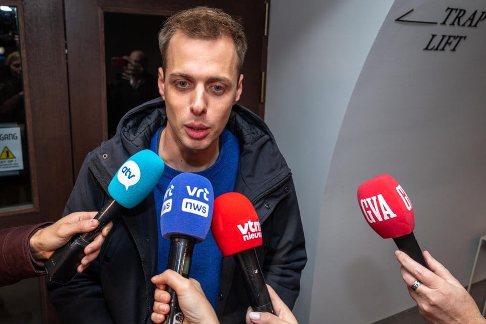 Flemish ministers receive ‘living allowance’ every month of more than 1,000 euros, on top of their wage of 20,000 euros gross