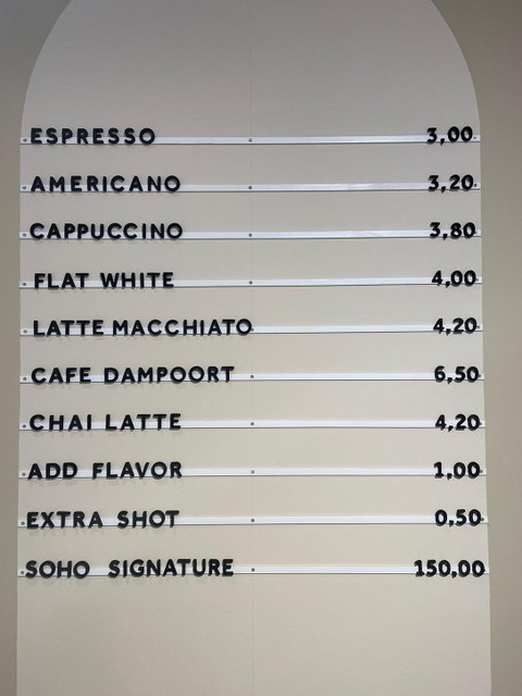 Een kopje koffie van 150 euro? Wie eens gek wil doen, kan het echt bestellen in Soho.