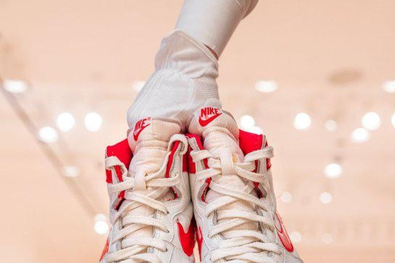 werk Beschrijvend Maak een bed Goedkoop tweedehands? Basketbalschoenen van Michael Jordan gaan voor bijna  1,5 miljoen dollar onder de hamer | Het Nieuwsblad Mobile