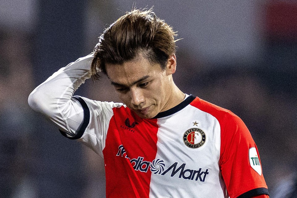 Ayase Ueda dit jaar niet meer in actie voor Feyenoord | Het Nieuwsblad  Mobile