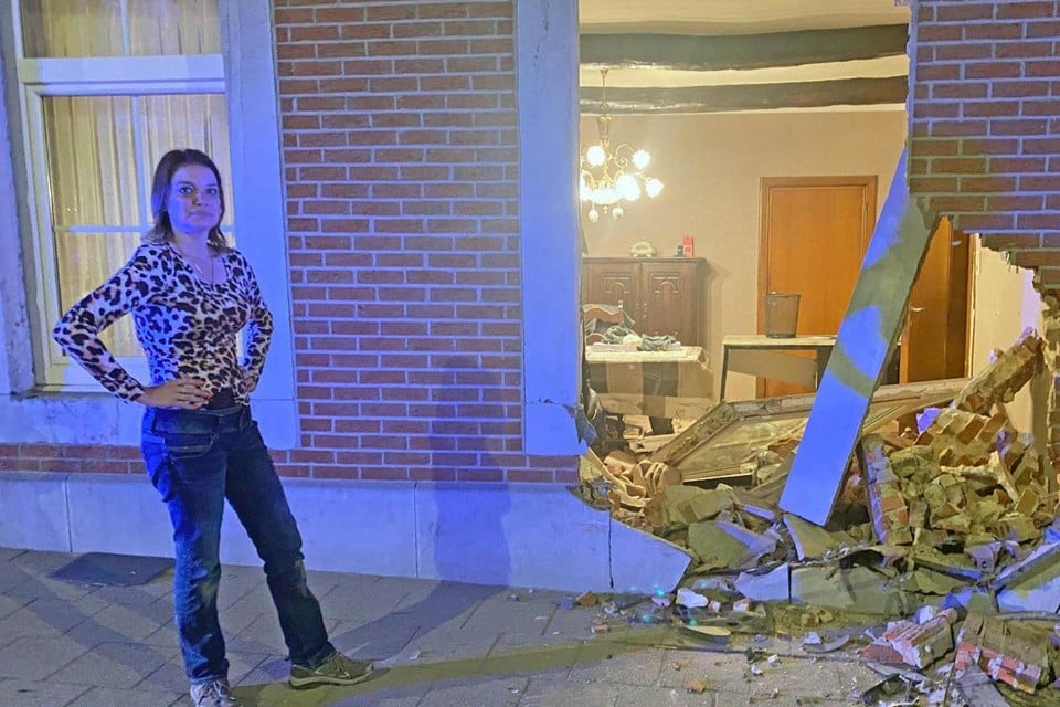Car pierced facade of family business: « Fortunately I was not in the office, otherwise I might not have survived » (Sint-Truiden)
