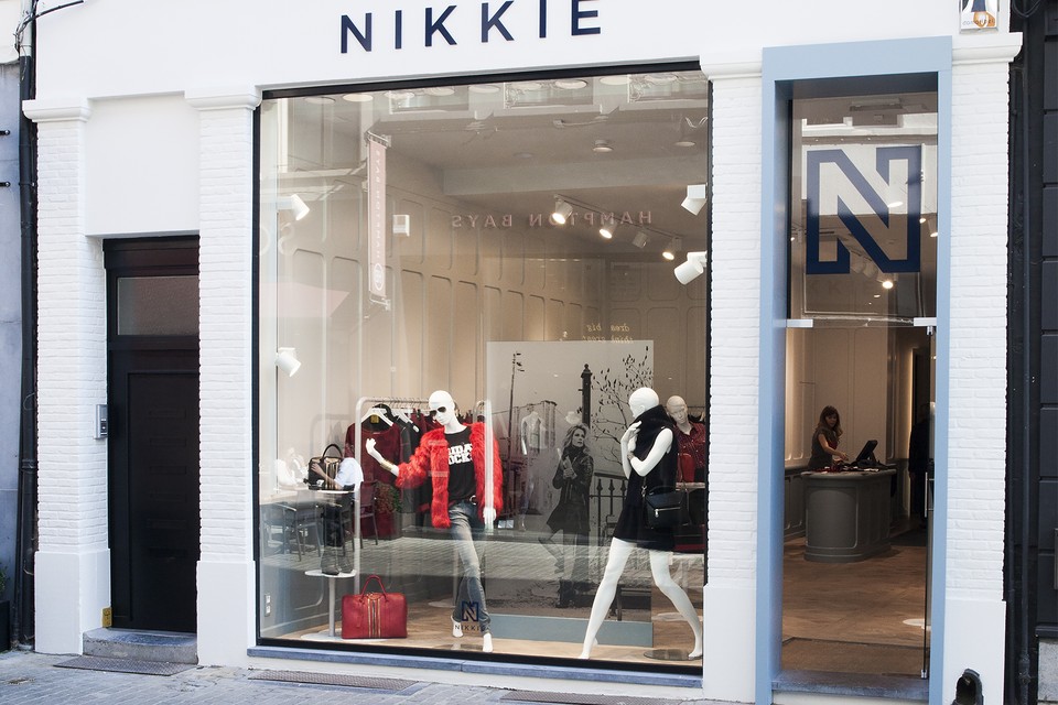 huis Door Wardianzaak FOTO. Opening NIKKIE in de Korte Gasthuisstraat (Antwerpen) | Het  Nieuwsblad Mobile