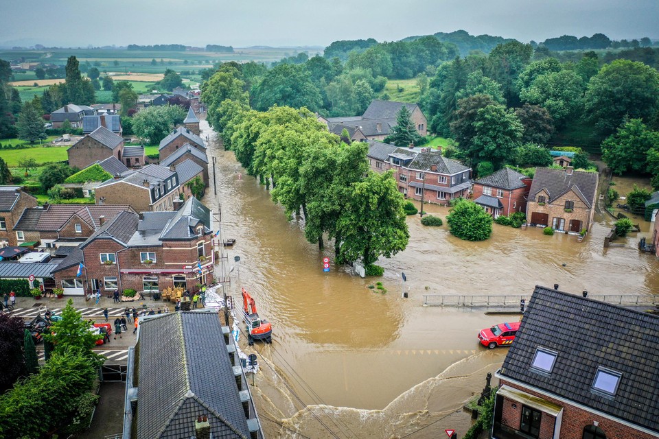 De overstromingen grote delen van België, Duitsland, Nederland, Luxemburg en Frankrijk onder water zetten, veroorzaakten alles samen zowat 43 miljard dollar aan schade 