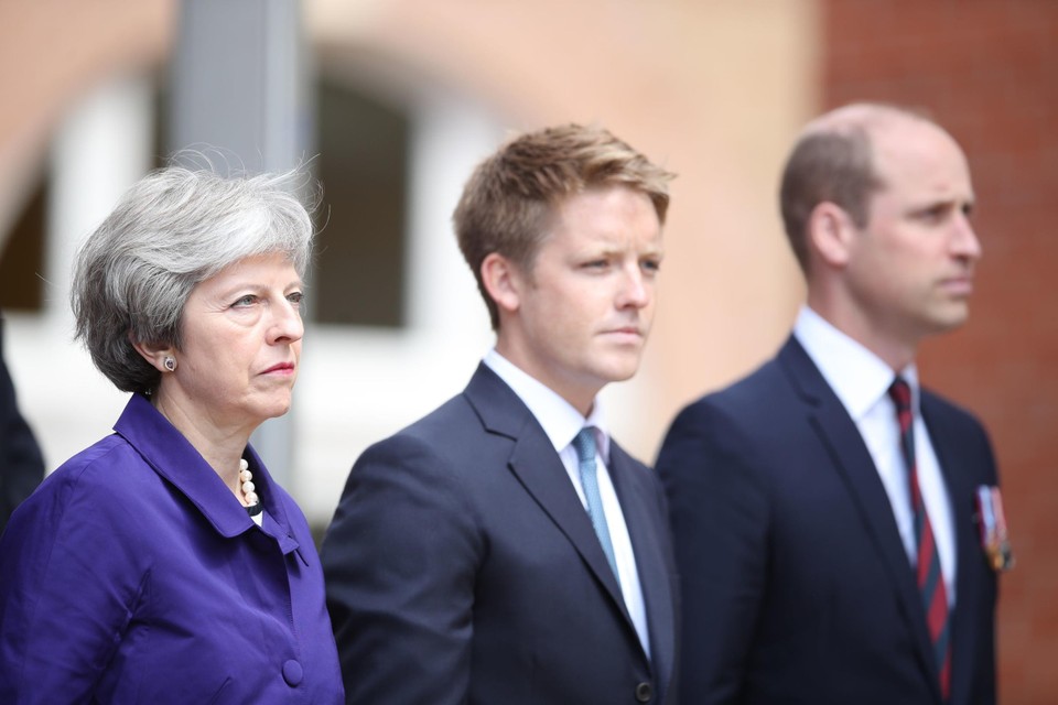 Hugh Grosvenor (midden) met toenmalig premier Theresa May (links) en prins William (rechts) in 2018.