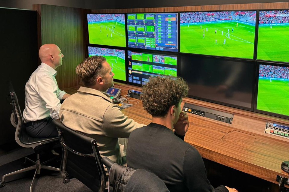 Onder meer de Anderlecht-delegatie met Riemer, Fredberg en Leoni kreeg een blik achter de schermen.