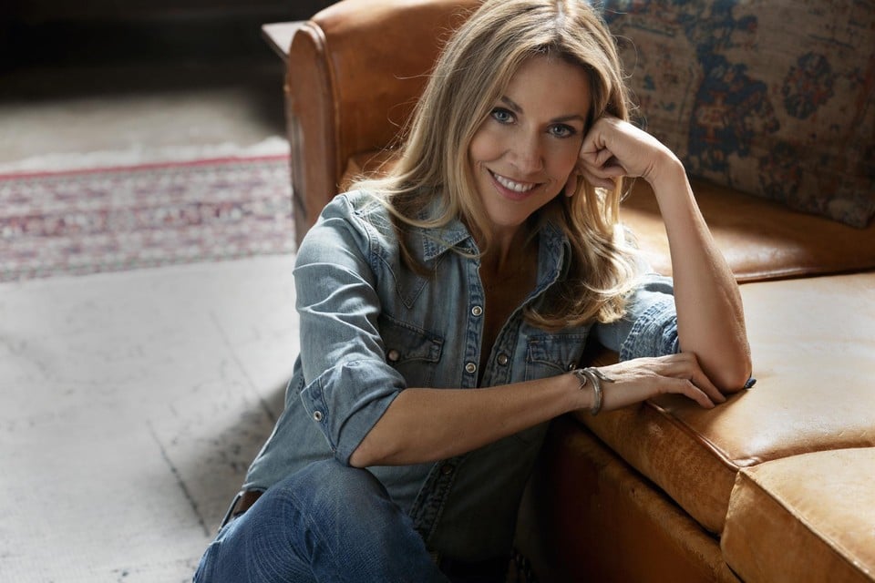 In vertelde Sheryl Crow dat ze seksueel onder druk werd gezet door Frank DiLeo, de manager van Michael Jackson. 