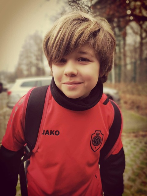 De ouders gaven de toestemming om de foto van Jack te geven. Hij voetbalde bij Kapellen, maar trainde sinds dit seizoen geregeld mee bij de RAFC Academy. — © rr