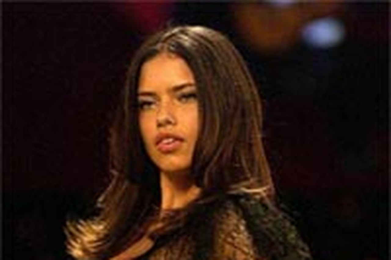 Topmodel Adriana Lima is zwanger | Het Nieuwsblad Mobile