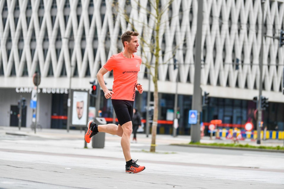 Olivier Verhaege gaat vanaf zondag nog eens stunten: hij loopt een hele week twee marathons per dag voor het goede doel.