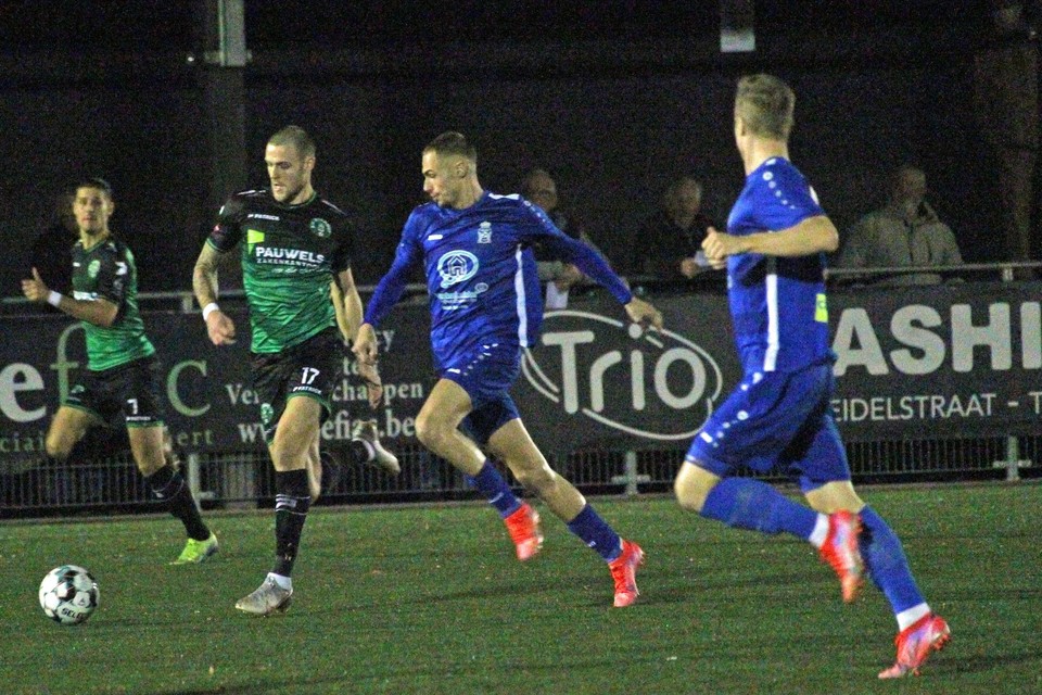 Ruben Pyck is sneller dan Robin De Vleeschouwer.