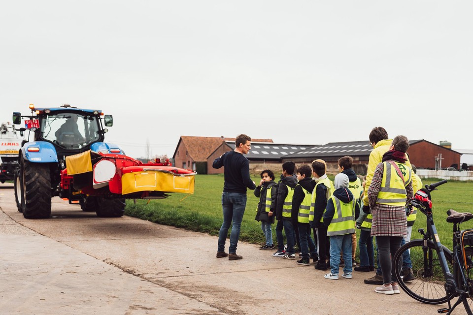 Hoe veilig reageren als een landbouwmachine nadert?