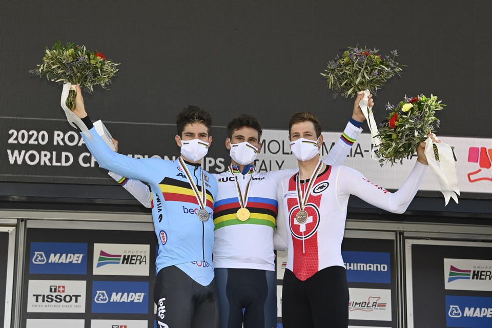 Het podium van vorig jaar in Imola: Wout Van Aert, winnaar Filippo Ganna en Stefan Kung