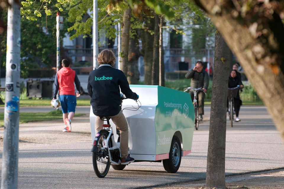 Budbee zet ook fietsen in om pakjes te leveren. 