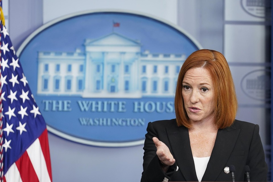 Woordvoerster Jen Psaki liet dinsdag weten dat alle personeelsleden gevaccineerd zijn, maar de laatste tijd toch meerdere positieve gevallen opduiken.