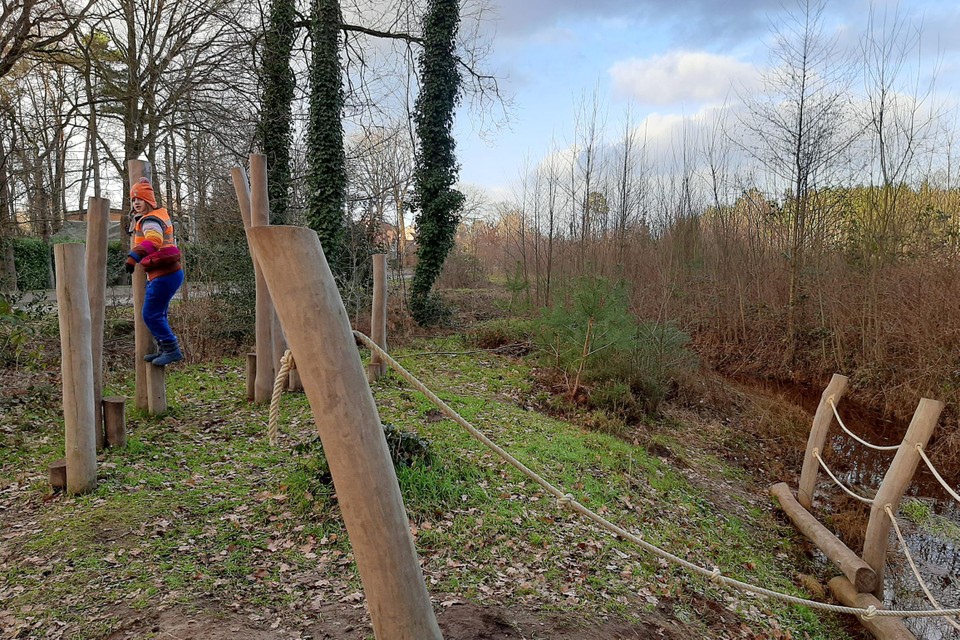 Stapstenen en klautertouwen langs de Risschotse Loop.