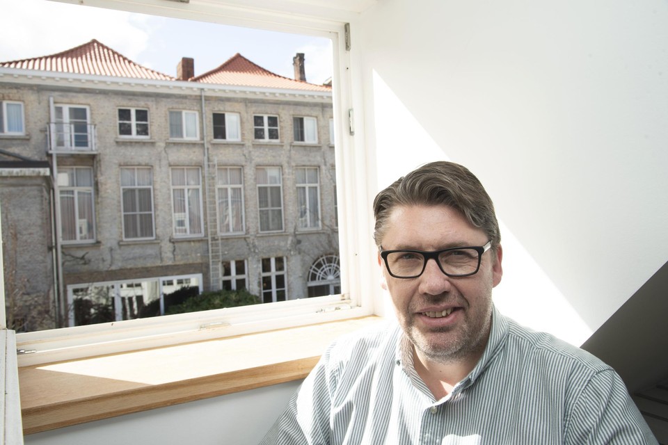 Garrett Spaey, eigenaar van Hotel Patritius, is sinds deze week eigenaar van een zonnepanelen bovenop zijn geklasseerd pand.