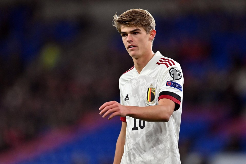 Milanolegenden Albertini berömmer de Ketelaere: “Han kan spela var som helst, han är lika mångsidig som Boban.” Milanolegenden Albertini berömmer de Ketelaere: “Han kan spela var som helst, han är lika mångsidig som Boban.”