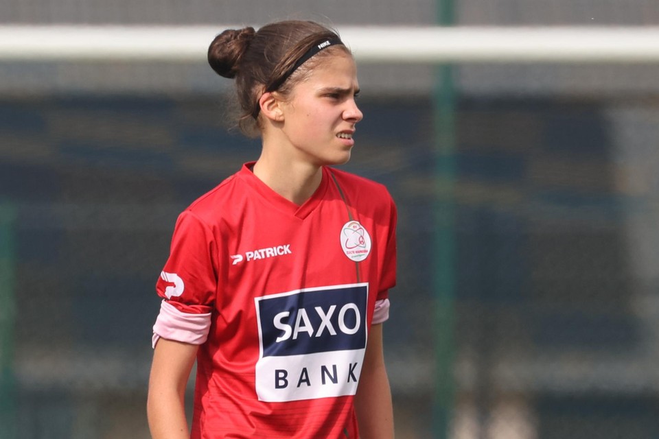 Amelie Depraetere opende al vroeg de score, maar uiteindelijk verloor Zulte Waregem B toch met 1-2 van Zwevezele.