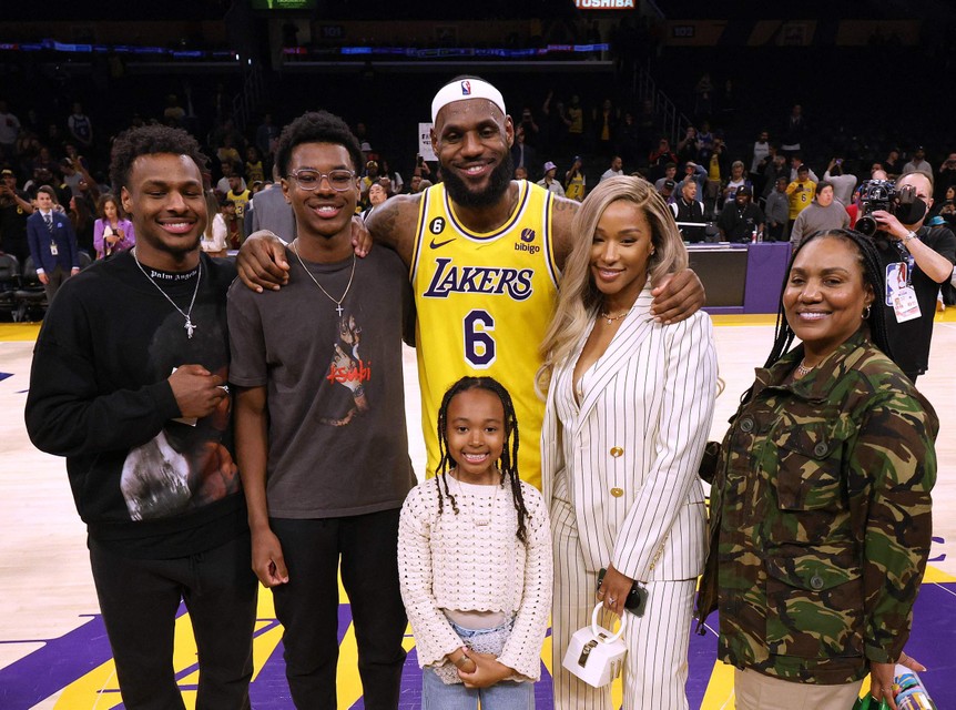 LeBron James met zijn familie.