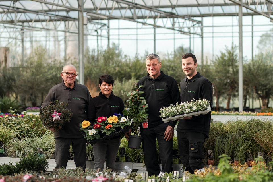 Marcel, sua figlia Anja, il genero Raf e il nipote Jordi gestiscono insieme Bloemenhuis.