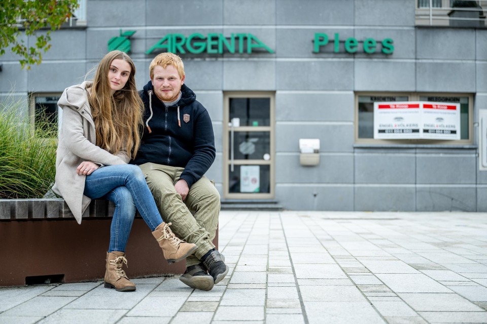 Jeroen en Jana, prille twintigers, werden na een aankoop op Marktplaats van Facebook flink bedot.