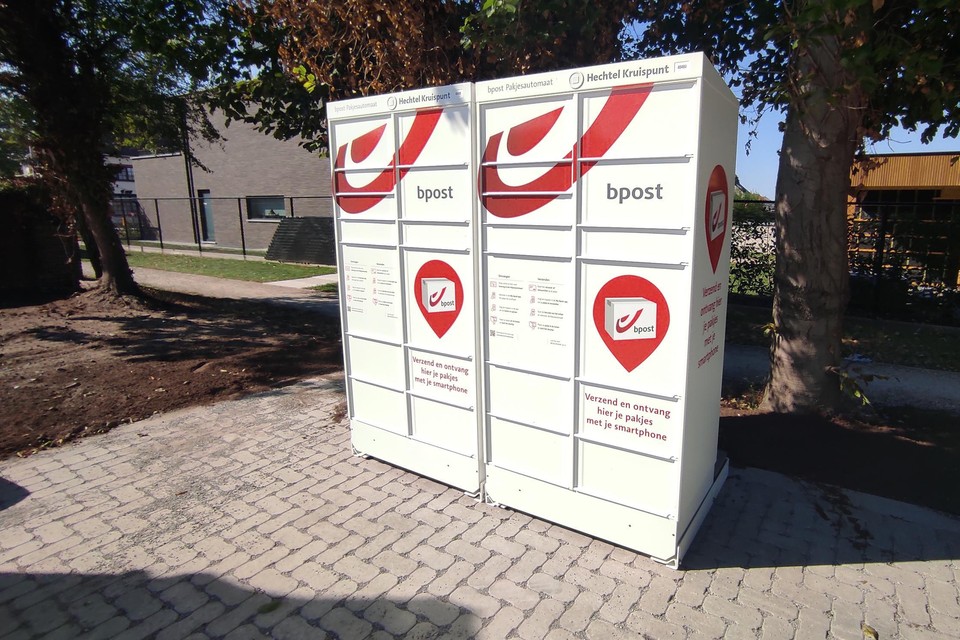 In het centrum van Hechtel plaatste bpost een pakjesautomaat. 