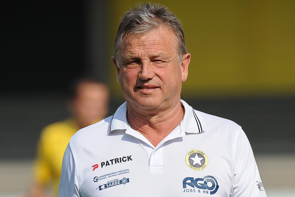 Dirk Azou moest in januari 2018 weg bij WS Lauwe. Sindsdien geniet hij in de luwte van het voetbal.