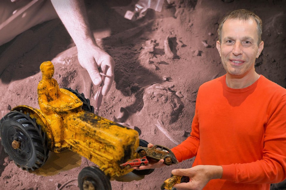 De speelgoedauto’s die archeoloog Wim Tiri in 2009 in Turnhout ontdekte, liggen nu te kijk in de bib.