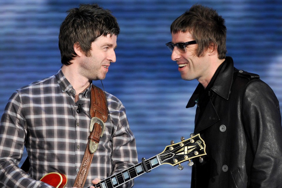 Noel Gallagher (links) met zijn jongere broer en Oasis-zanger Liam Gallagher. 