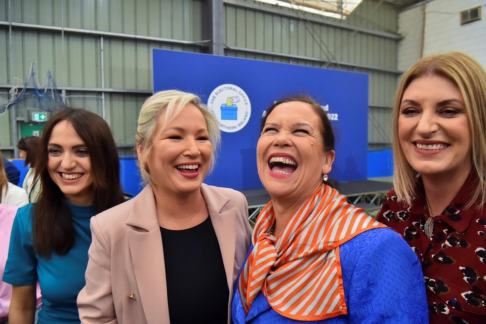 Michelle O’Neill (tweede van links) wordt wellicht de volgende eerste minister. 