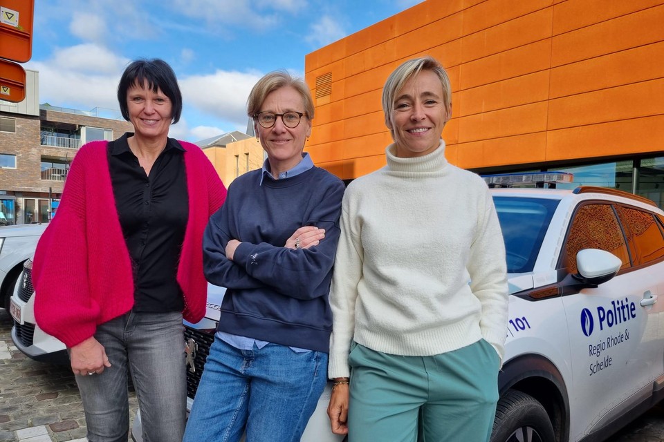 Van links naar rechts: Petra Verleyen, Griet Deseyn en Arnaude Bogaert werken als slachtofferbejegenaar bij PZ Rhode en Schelde