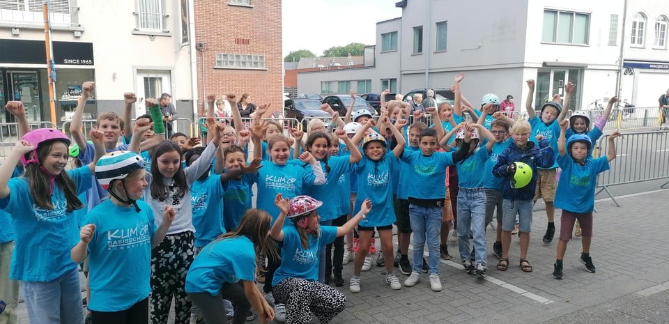 De luidruchtige supporters van basisschool Klimop in Bonheiden.