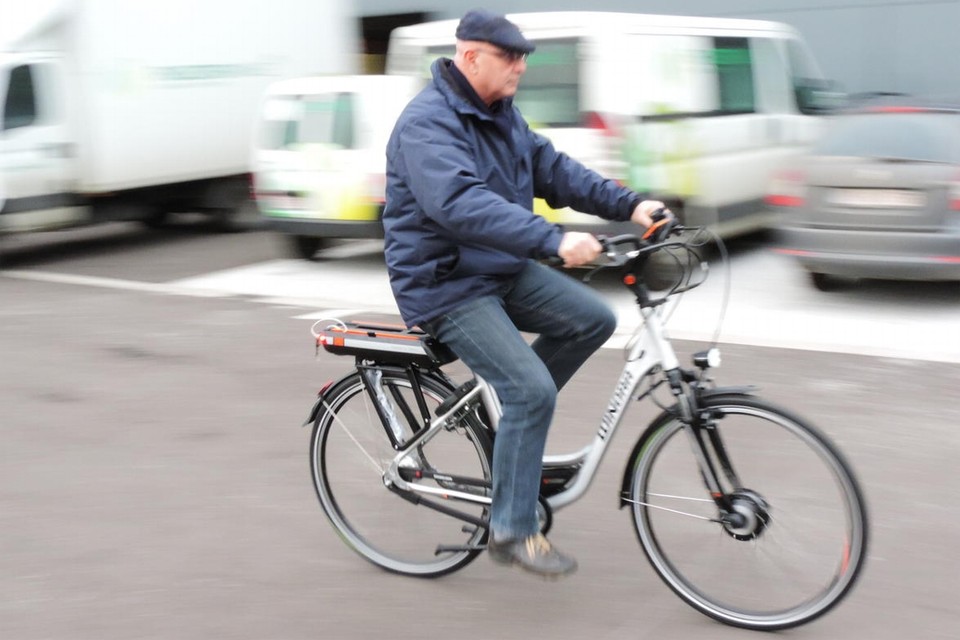 reflecteren vacuüm En Absurde regels elektrische fietsen zorgen voor verwarring | Het Nieuwsblad  Mobile