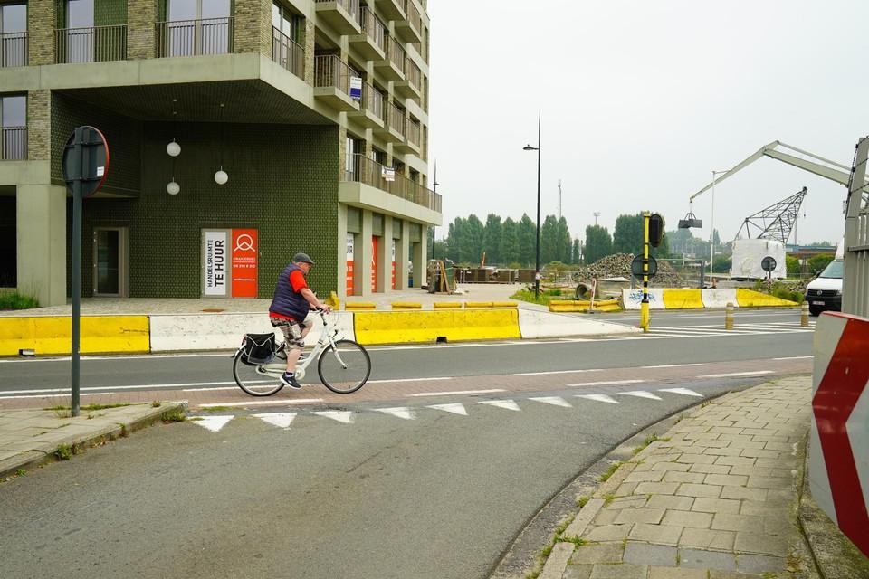 Zo zag het drukke punt er voordien uit. De nieuwe ingreep is duidelijk een verbetering, maar is ze veilig genoeg?