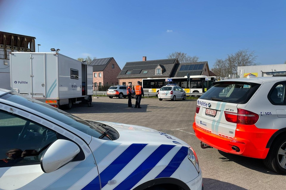 De politie controleert geregeld op drugstoeristen op lijnbussen.